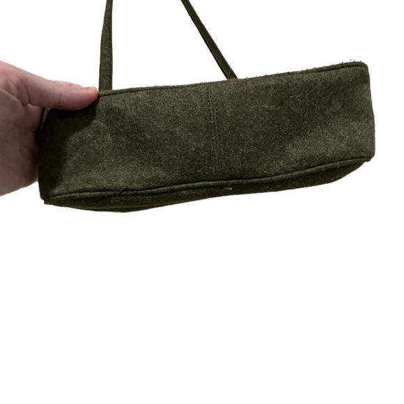 Villager Liz Claiborne Embroidered Small Felt Shoulder Bag - Picture 7 of 16